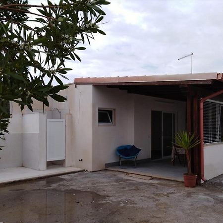 Monolocale Indipendente Con Giardino E Parcheggio Privato Villa Porto Cesareo Eksteriør billede